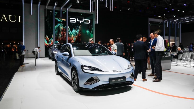 Al Salone di Parigi va in scena la regressione delle auto «eco»