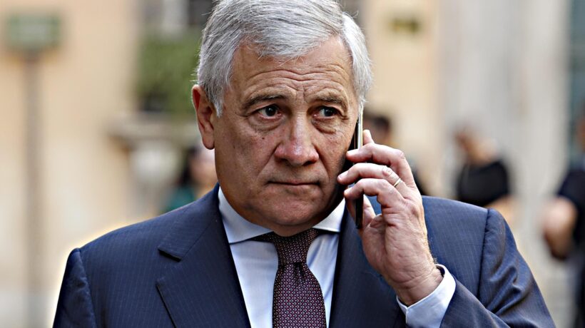 Tajani si blinda alla Farnesina con la spintarella del Ppe. Psicodramma in Fi sulla talpa