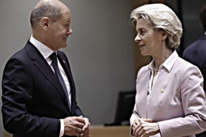 Sì al mini tetto al gas. E Scholz già si dissocia