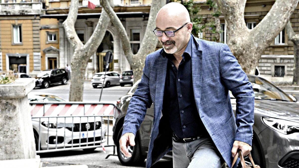 Cingolani, consulente-badante, al vertice Ue con Fratin