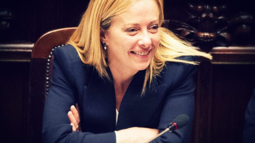 È brava, anzi no. I media progressisti vanno in tilt davanti alla Meloni