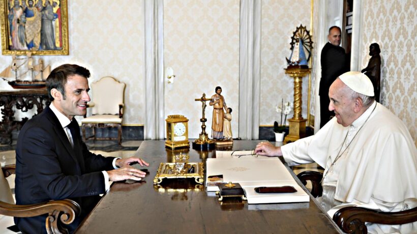 Macron punta sul Papa per la pace mentre Putin si prepara all’atomica