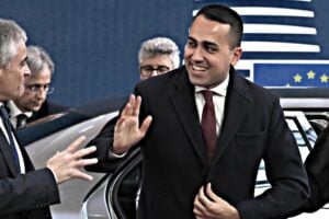 Le parole dolci di Di Maio all’Iran gelano l’Ue