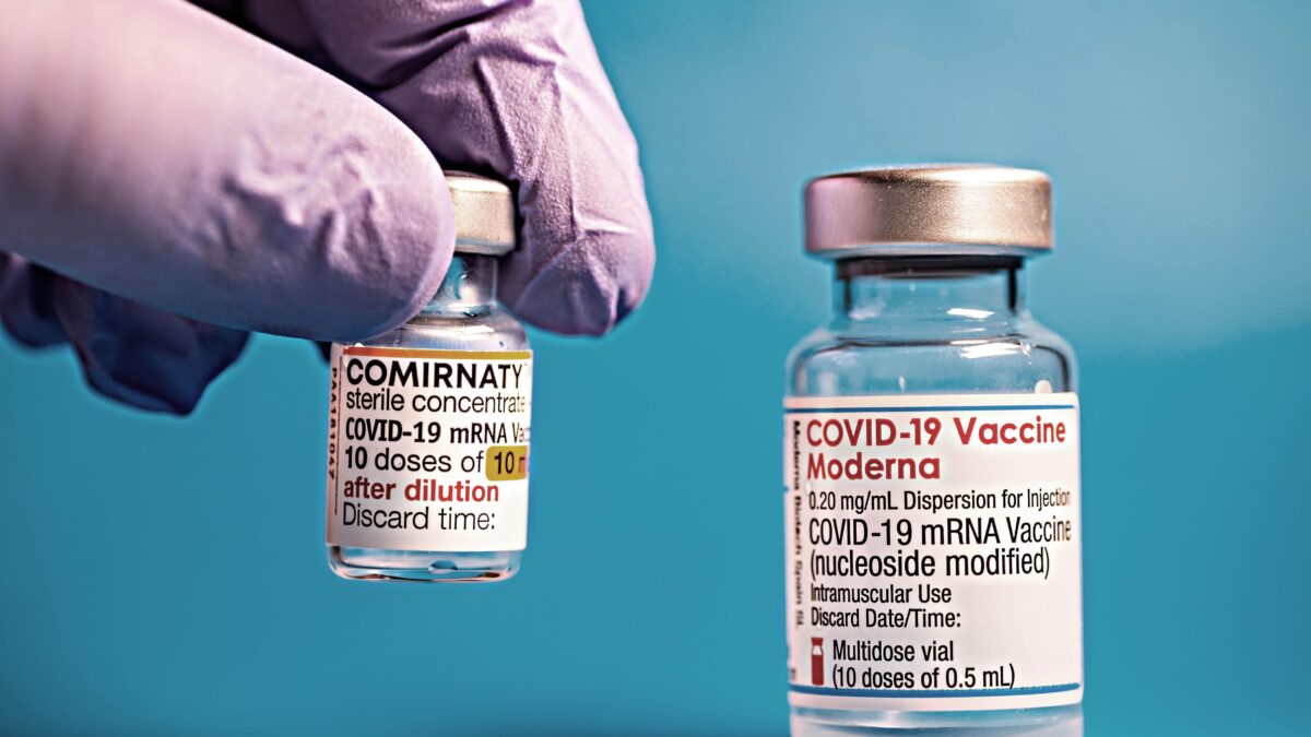 Danni al cuore dopo il vaccino. Pfizer e Moderna ora indagano