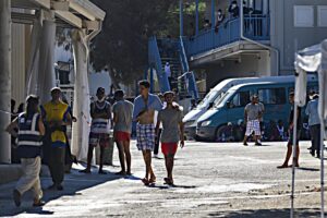 L’Italia alle Ong: «Diteci chi trasportate»
