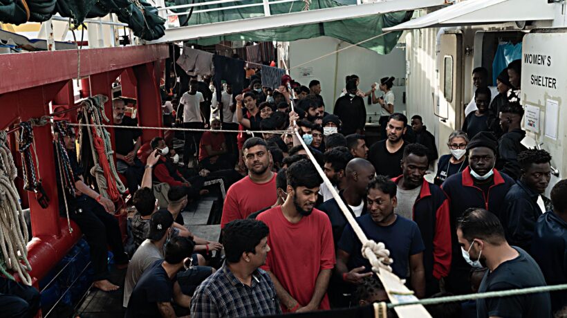 Lo devono ammettere persino in Europa. Le Ong sono calamite per i clandestini