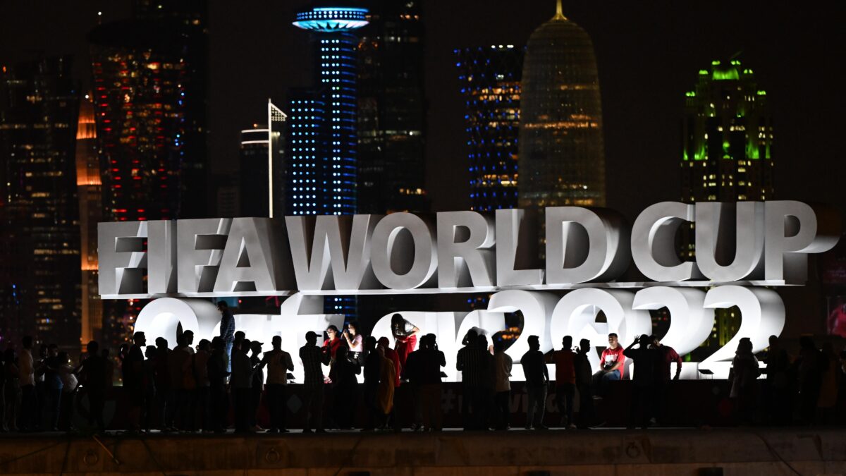 Vitto e alloggio gratis (e anche soldi) se parli bene del Mondiale sui social