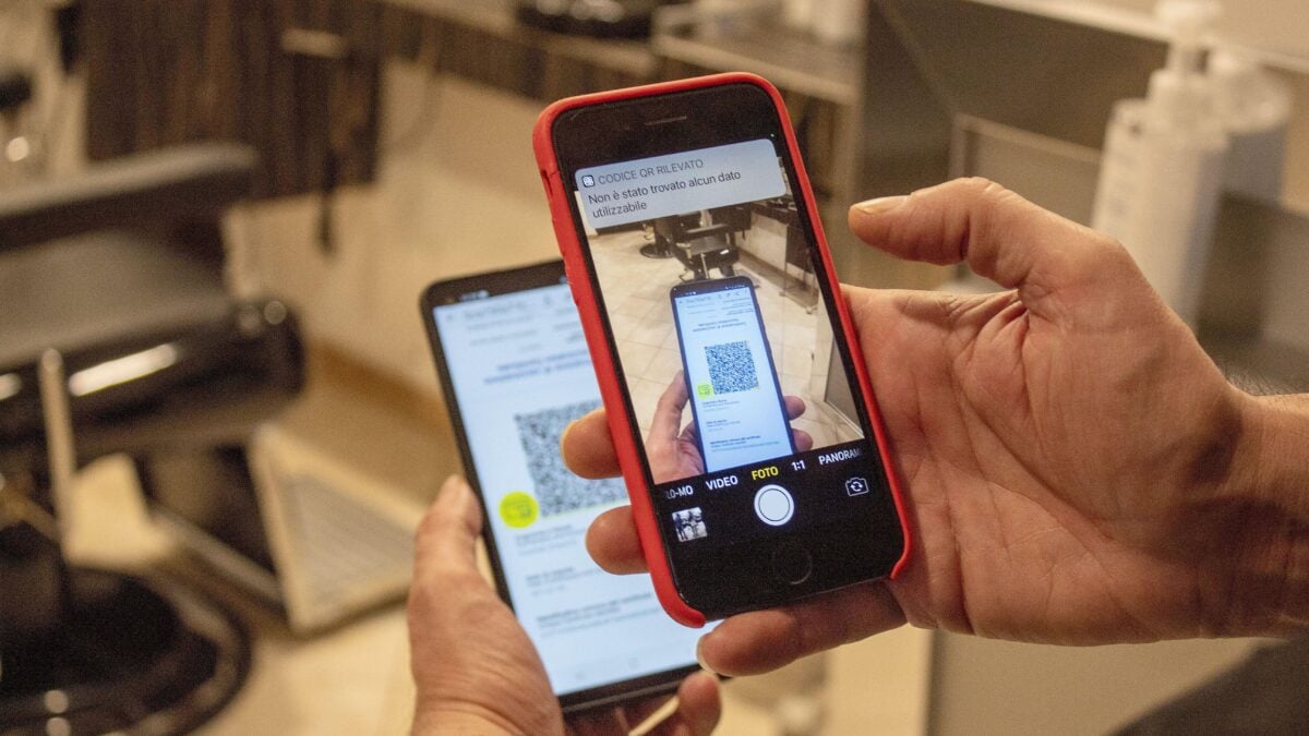 Il green pass è inutile. È ora di eliminarlo pure in ospedali e Rsa