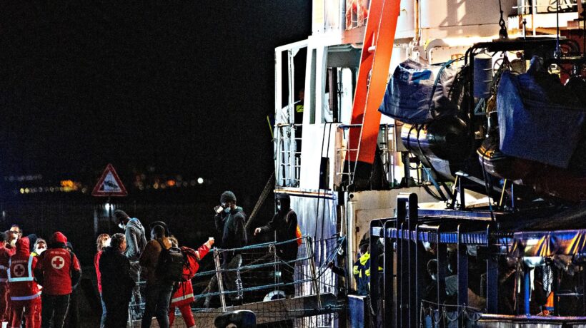 Vanno in tribunale per rifilarci gli immigrati