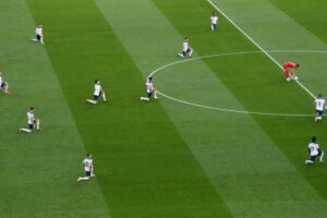 Il calcio europeo si inginocchia al volere del Qatar