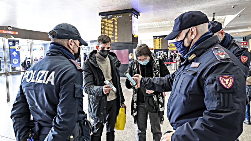 Segregavano i giovani, ora fanno i loro alfieri
