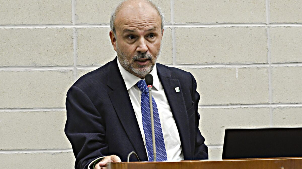 Su test e quarantene Schillaci promette ma poi non conclude