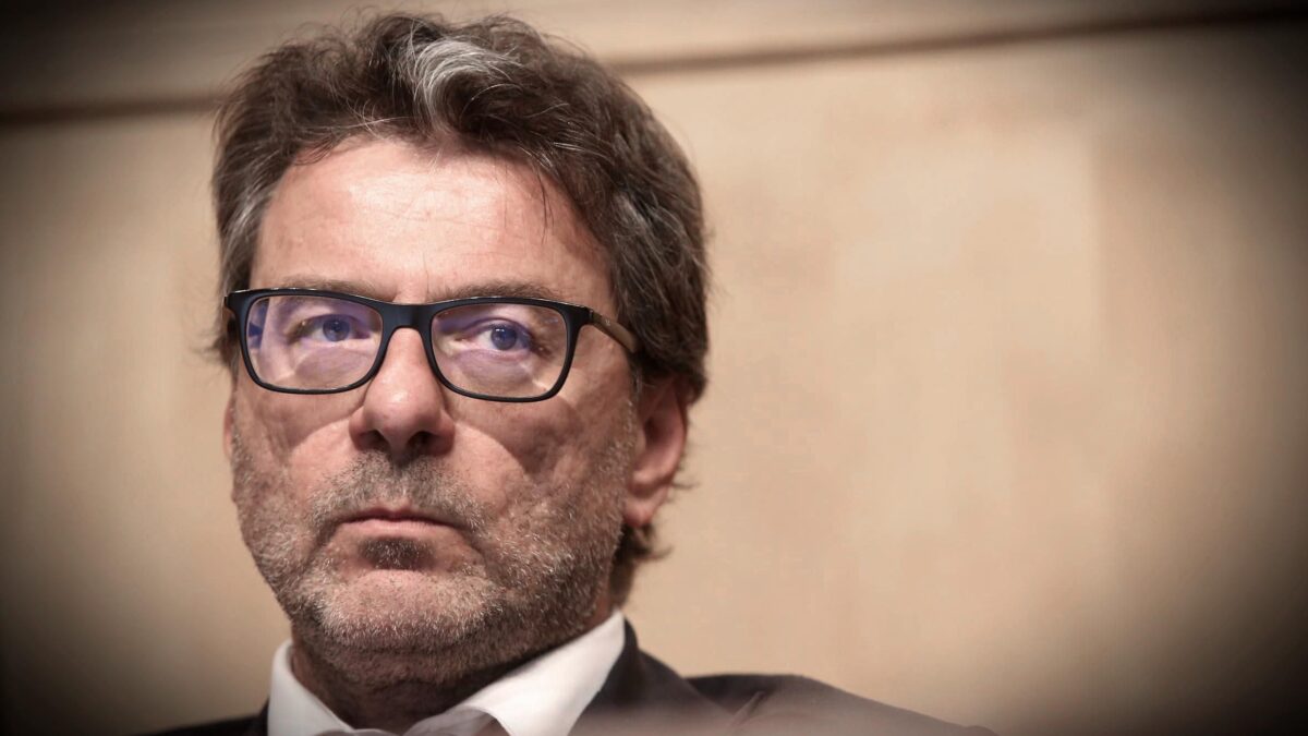 Cambia il Superbonus, sale la flat tax. 50 miliardi per rivalutare le pensioni