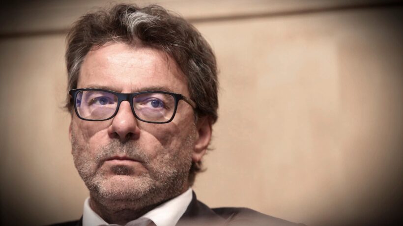 Cambia il Superbonus, sale la flat tax. 50 miliardi per rivalutare le pensioni