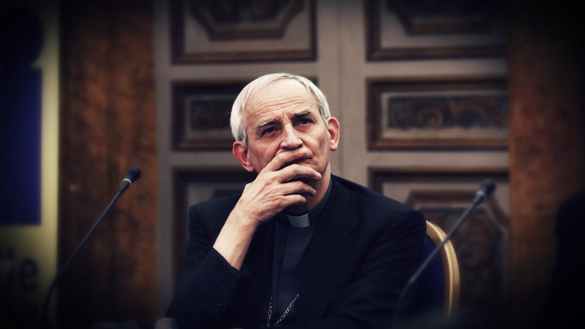 Il capo dei vescovi presiede il battesimo del Terzo polo che sogna il Pirellone
