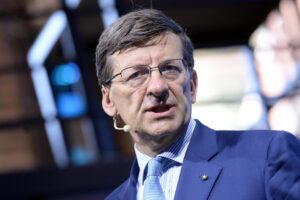 Il governo vuole riformare lo Spazio. Ma Parigi studia la sua rappresaglia