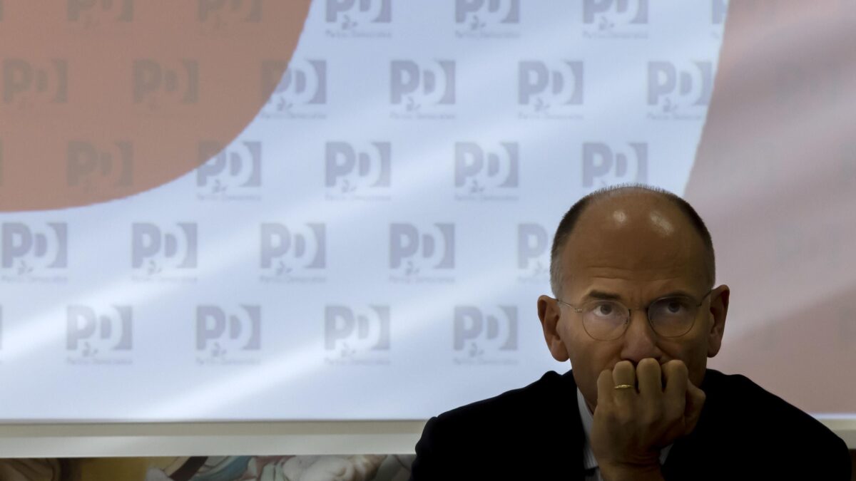 Letta apre le primarie a chiunque: il capolavoro che regala il Pd a Conte