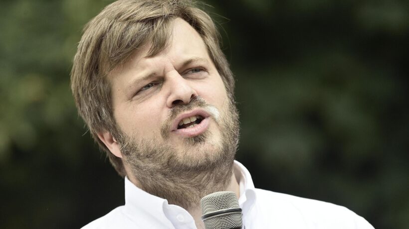 Il candidato al Pirellone pronto alla rivoluzione dalla villa sul lago di Como