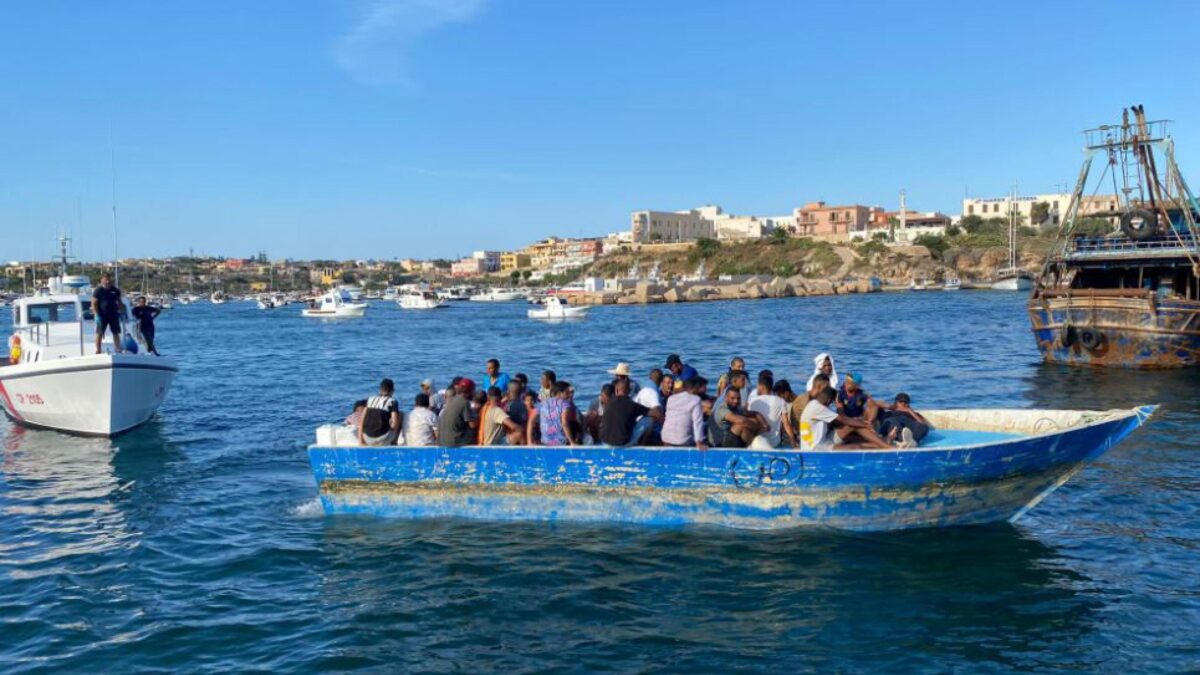 Si è rotto il giocattolo. Gestire i migranti (rispettando le leggi) non conviene più
