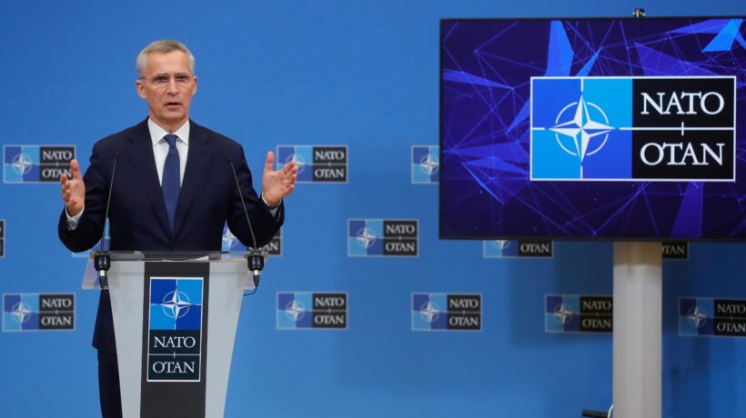 L’allarme della Nato: «Con la guerra in Ucraina mancano le munizioni»