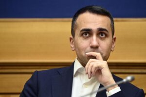 Bruxelles vuole risarcire Di Maio con una poltrona
