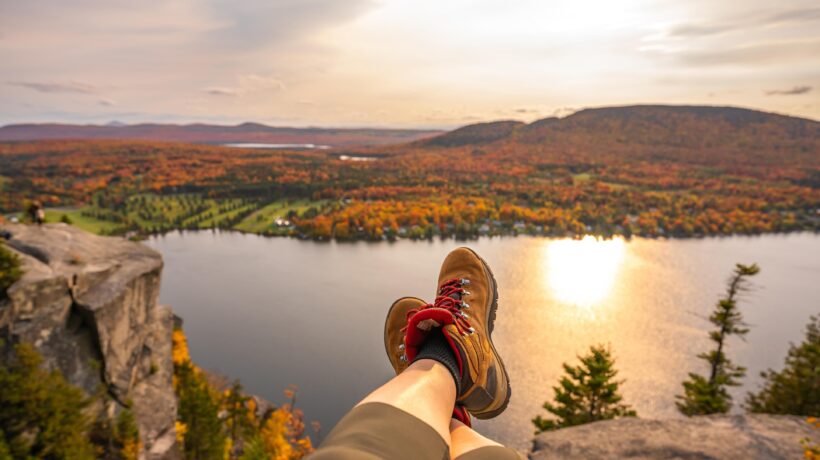 Immergersi nella natura: i viaggi a piedi da fare in autunno