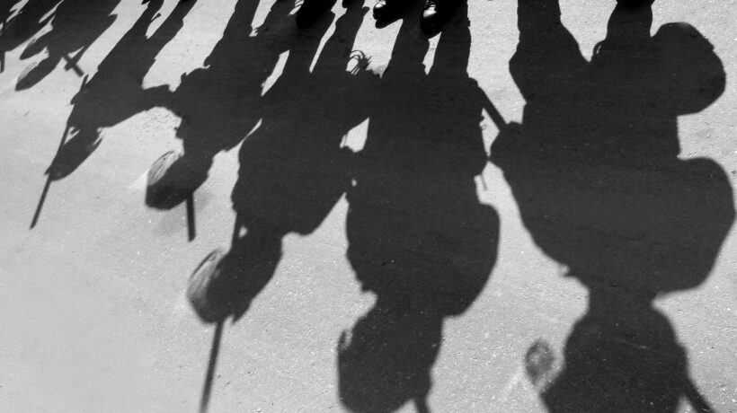 Lo Stato «manganella» i poliziotti