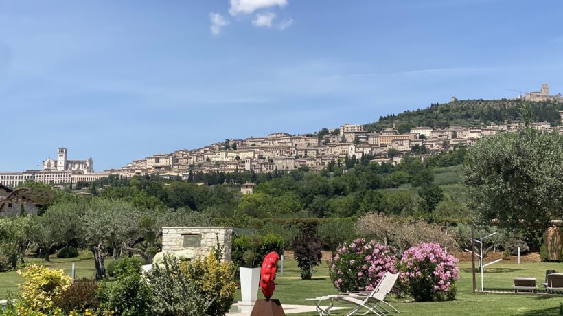 Foliage nella natura, borghi e bontà regionali per i weekend di autunno
