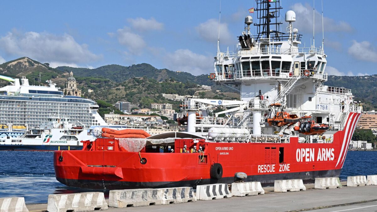 Ong, Parigi apre alla redistribuzione. Ma arriva già un’altra nave tedesca
