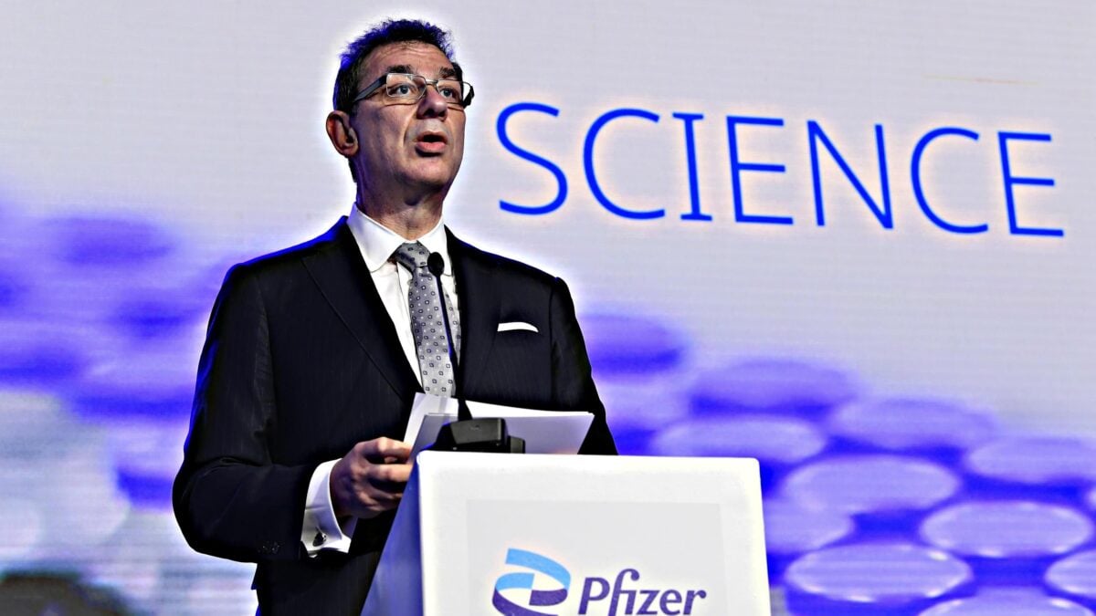 Nuovo affare di Pfizer. Il vaccino che cura gli effetti del vaccino