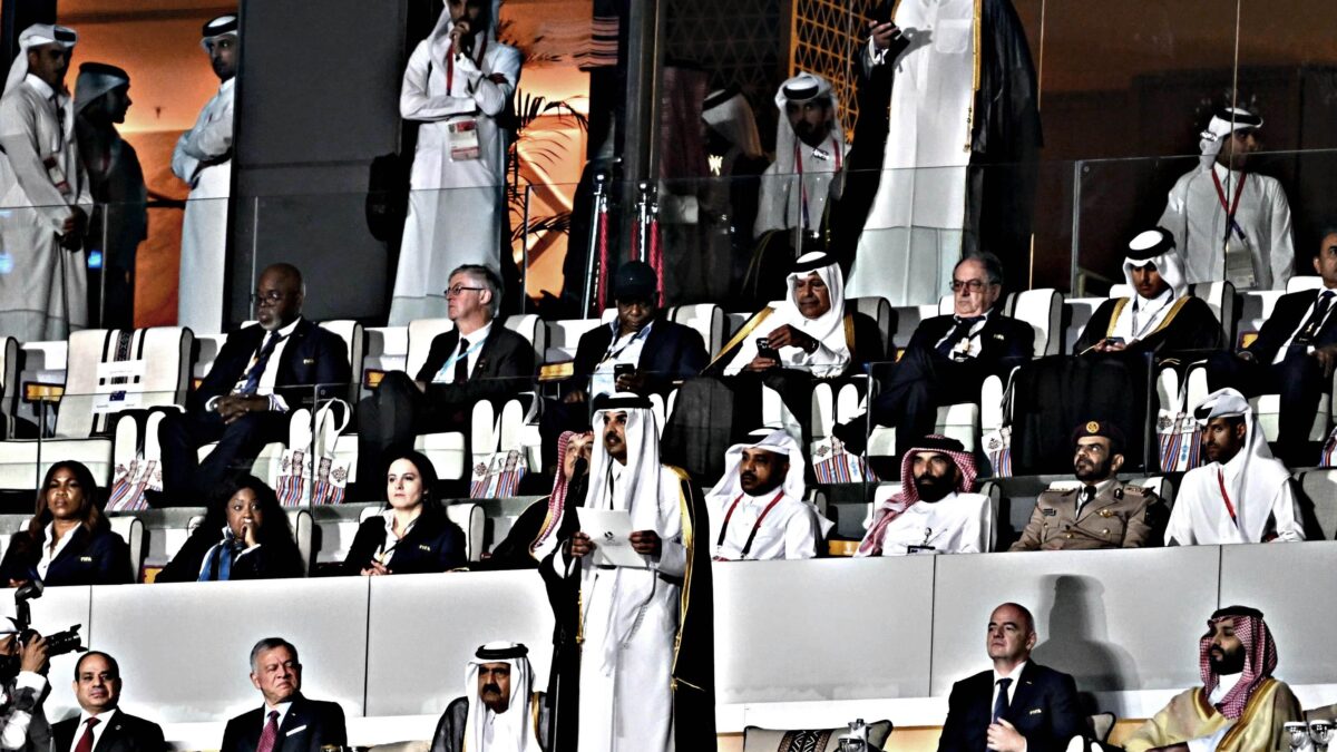 Il Qatar non ha vergogna, in campo né fuori