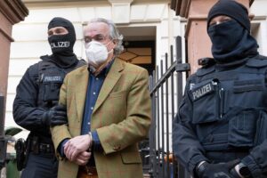 La retata contro il «re di Germania» annunciata giorni prima ai giornalisti