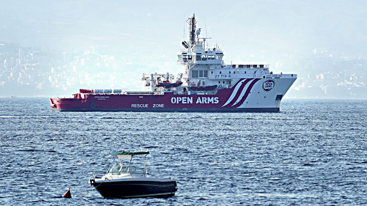Ong, il comandante non sa spiegare  cambio rotta e incontro coi migranti
