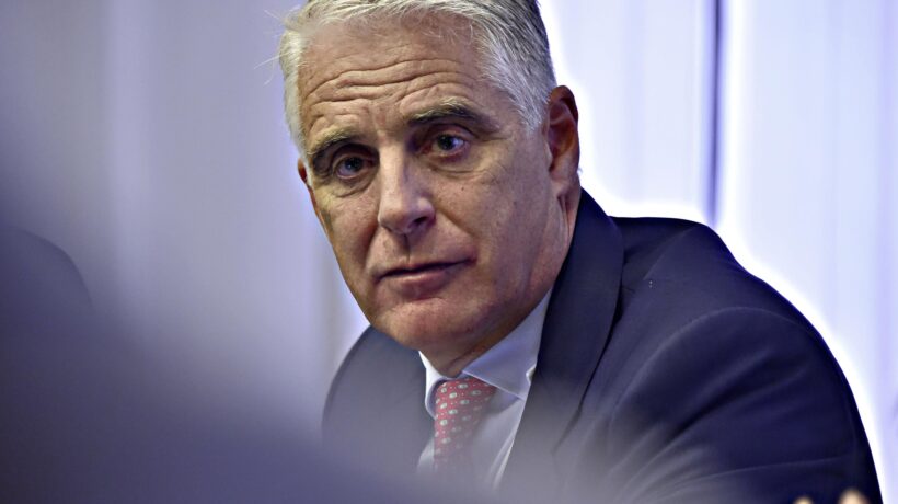 Unicredit sigla un patto con Azimut. Orcel smonta la «linea francese»