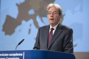 L’Europa ora apre un nuovo fronte: allargare la fatturazione elettronica