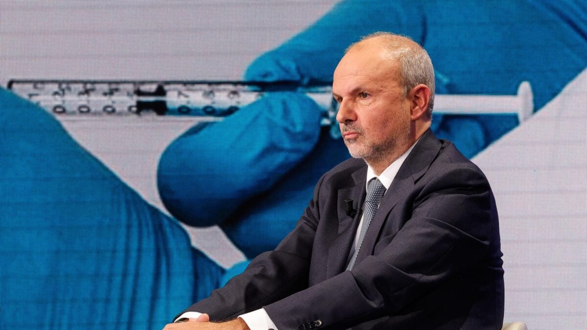 Il centrodestra si sveglia sulle multe. Ora il governo pensi alle cure precoci