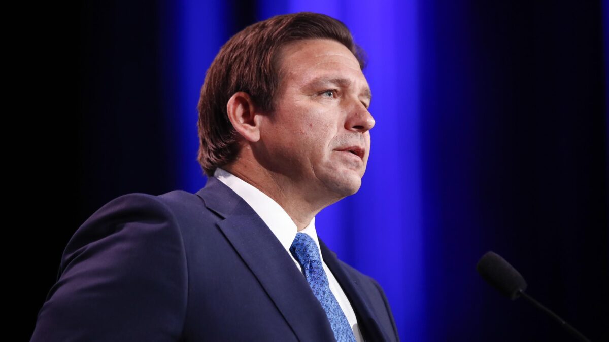Effetti avversi, DeSantis sfida Big Pharma