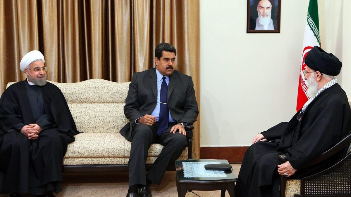 Tra un’impiccagione e l’altra i gerarchi iraniani studiano la fuga dorata in Venezuela