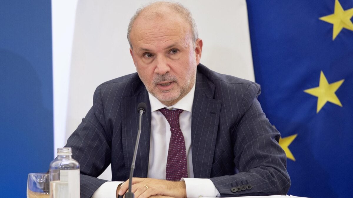Schillaci suona la sveglia sui vaccini. L’Ue risponde: più dosi e green pass