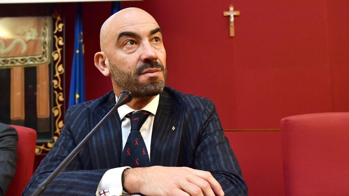 Bassetti il censore vuole che non si parli di effetti avversi