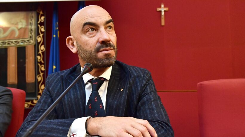 Bassetti il censore vuole che non si parli di effetti avversi