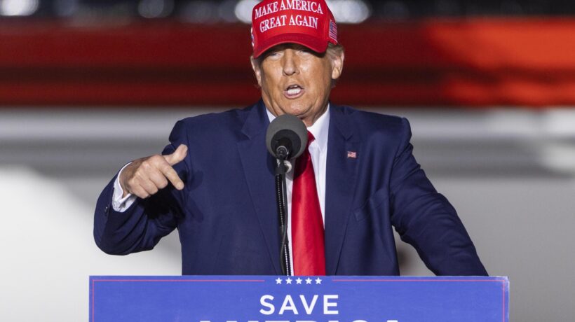 «Non capiscono che mi rafforzano». Trump risponde alle accuse dei dem