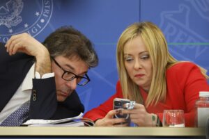 La flat tax allargata scatena la caccia alle streghe contro l’autonomo «evasore»