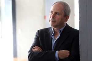 I tripli salti mortali delle virostar che ammiravano il modello cinese