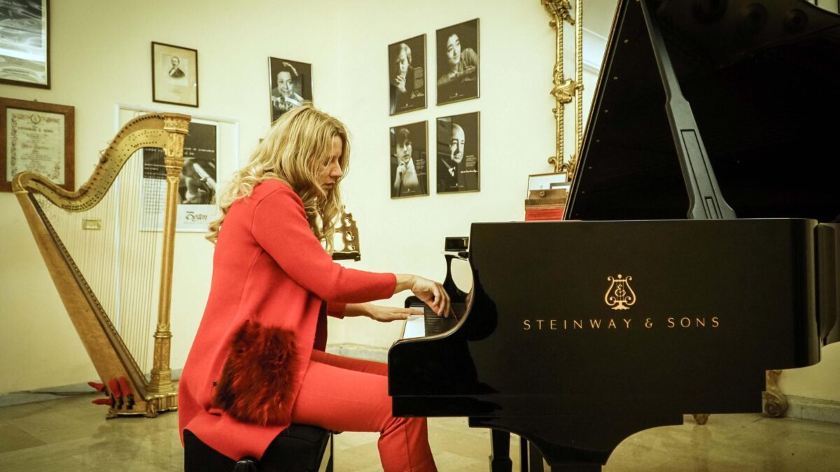 Annullato il concerto della pianista ucraina perché per i social «è una fan di Putin»