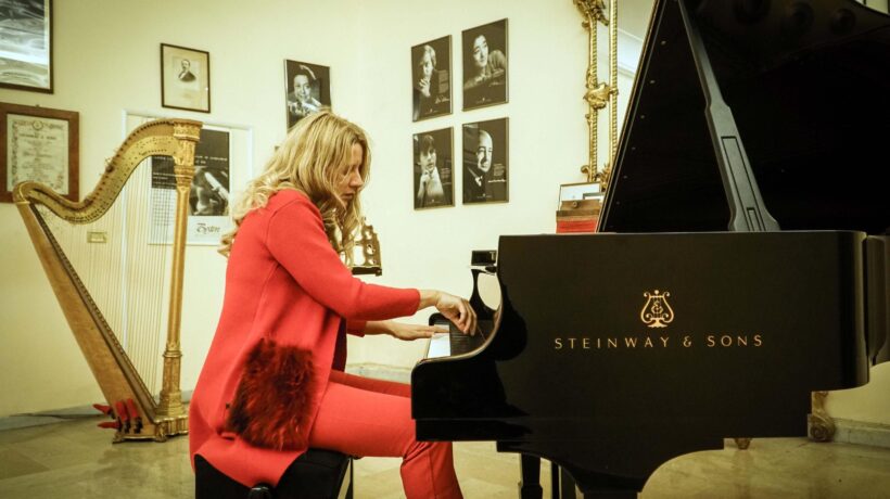 Annullato il concerto della pianista ucraina perché per i social «è una fan di Putin»