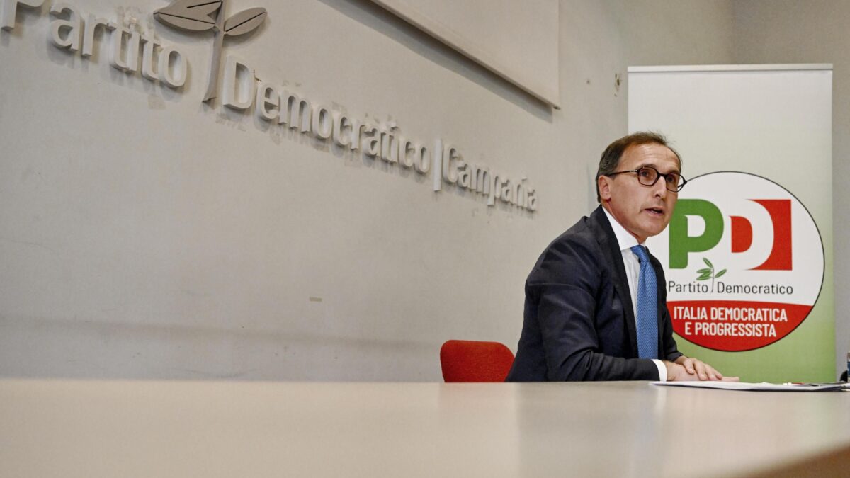 Gli antirazzisti ad anatra e involtini ora vogliono i cinesi sotto vigilanza