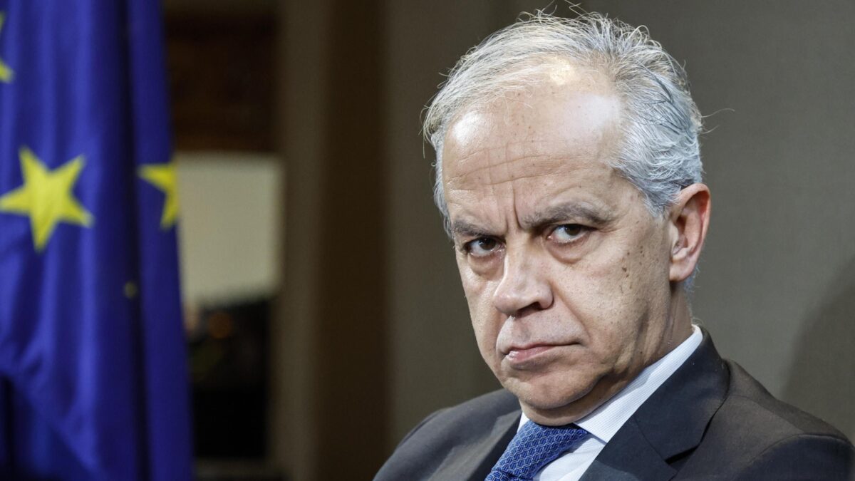 Il governo impone 7 requisiti per evitare che le Ong vadano a pesca di immigrati