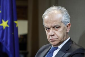 Il governo impone 7 requisiti per evitare che le Ong vadano a pesca di immigrati