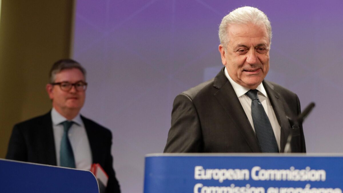Bruxelles suda freddo e molla Avramopoulos